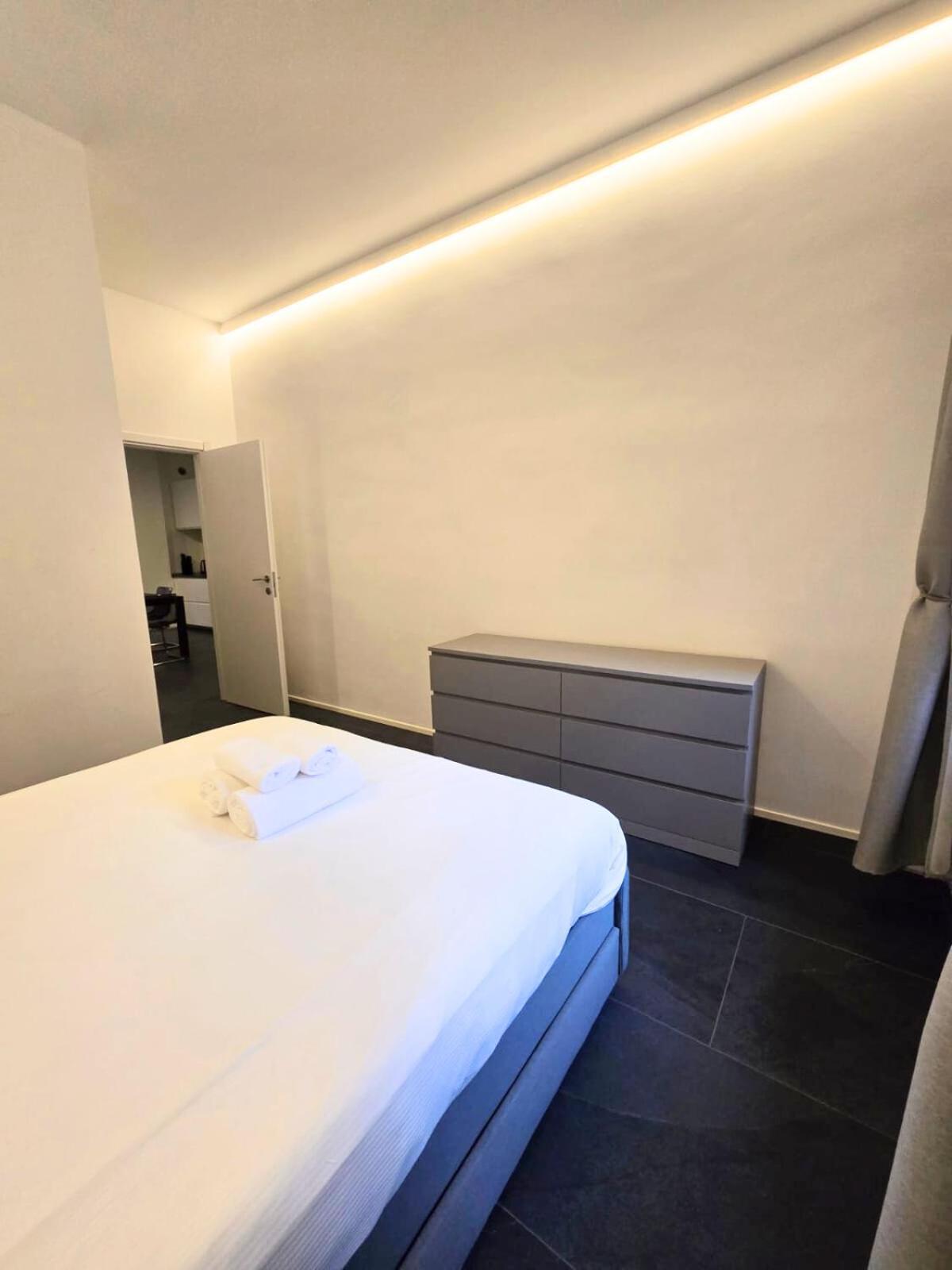 Hbhall Solari 28 Mailand